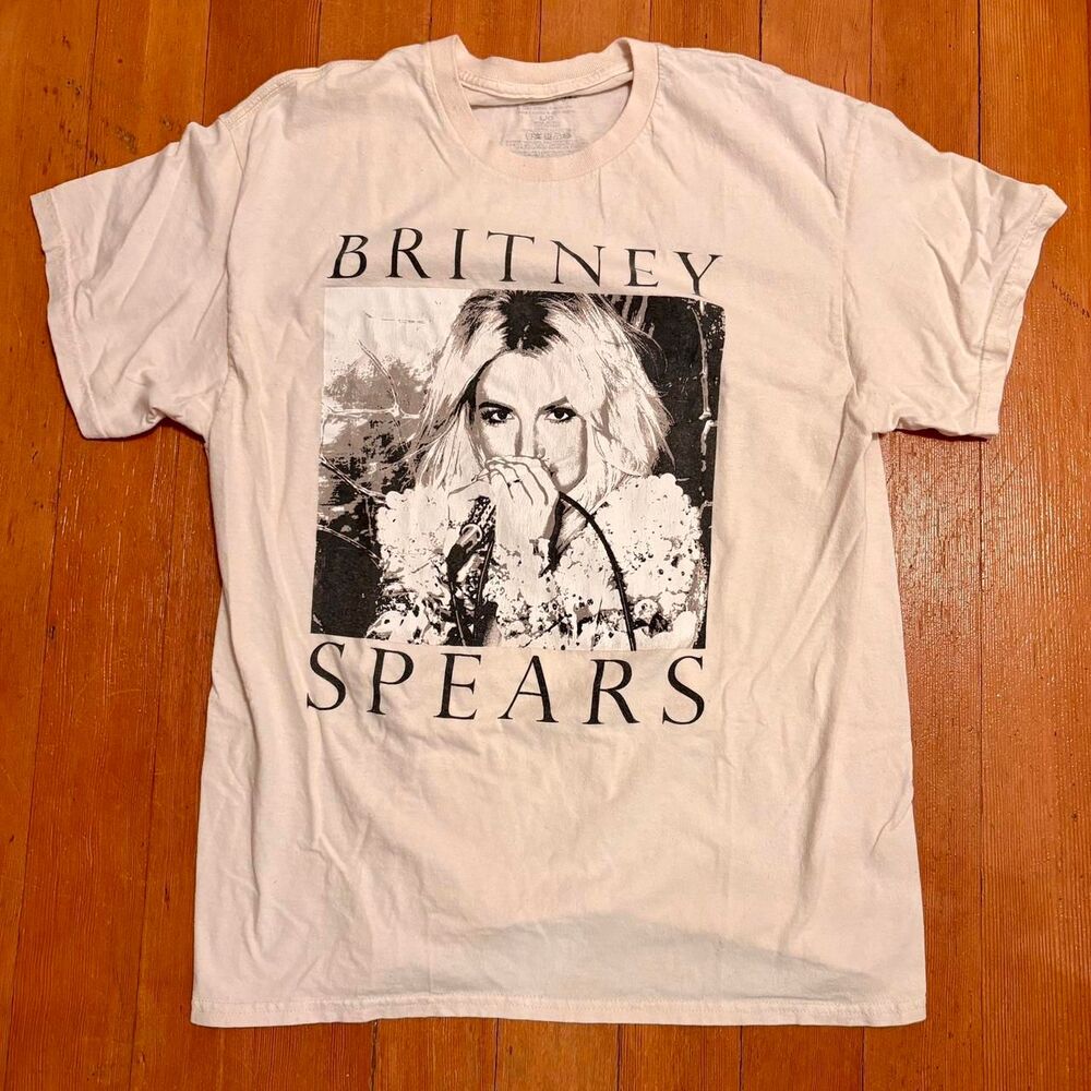 Britney Spears Concert T-Shirt Cream/Black/White Unisex